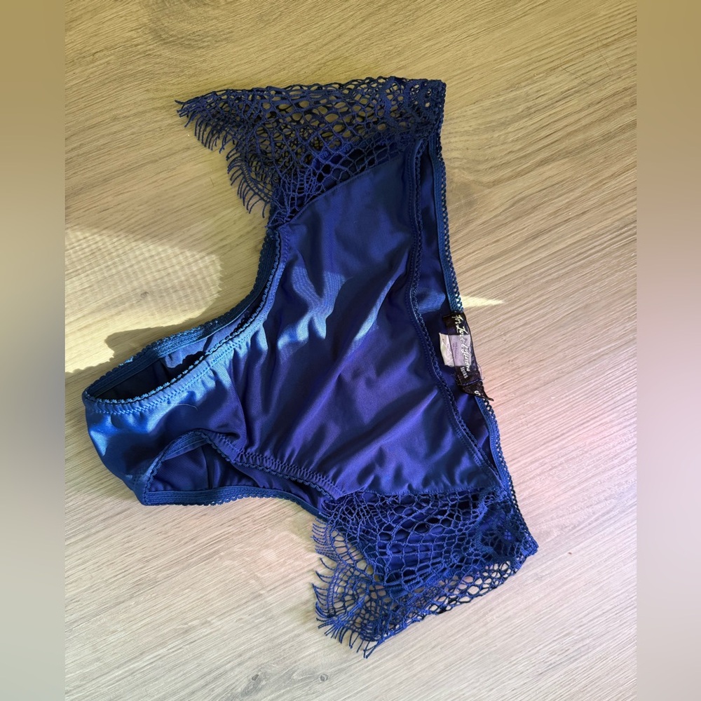 For love and lemons skivvies Bralette and undies lingerie size small - Picture 3 of 13
